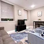 Stay At Luna On Callowhill